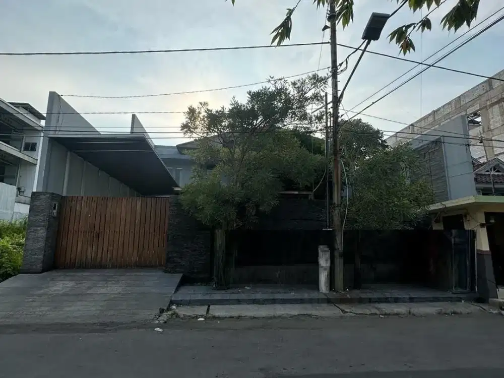 Rumah Gading Pantai Selangkah Raya Kenjeran, Row Jalan Lebar