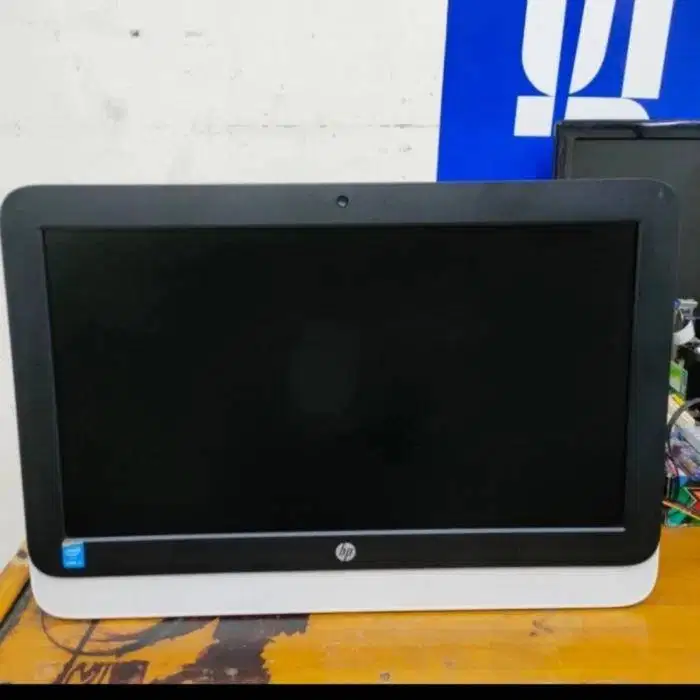 PC ALL IN ONE HP CORE I3 GEN4 RAM 4GB SSD 128GB BERGARANSI *RZC