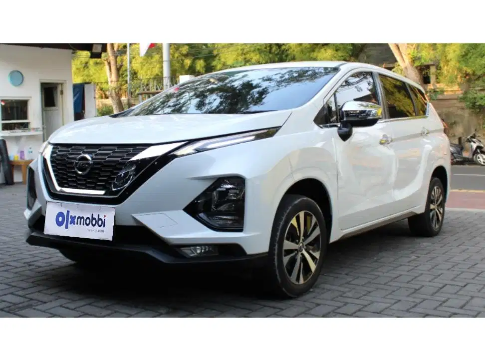 TDP 8,JT, Nissan Livina 1.5 VE Bensin-AT Putih 2019