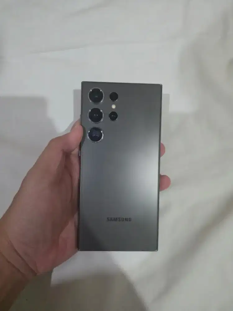 Samsung S24 Ultra 12/512gb SEIN