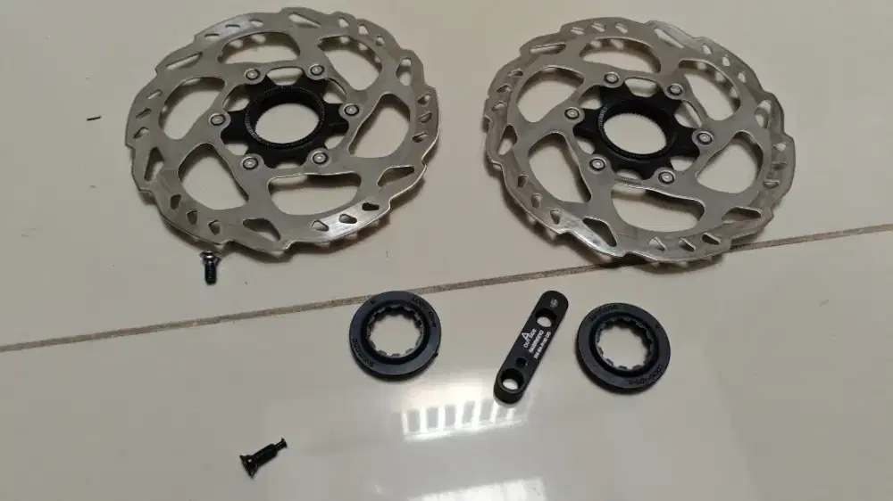 rotor 160mm shimano 105 center lock plus adapter shimano