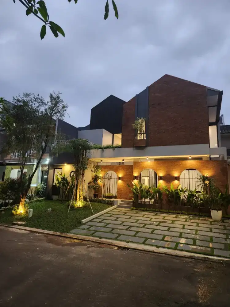 Rumah mewah the green bsd  lokasi bagus dan asri