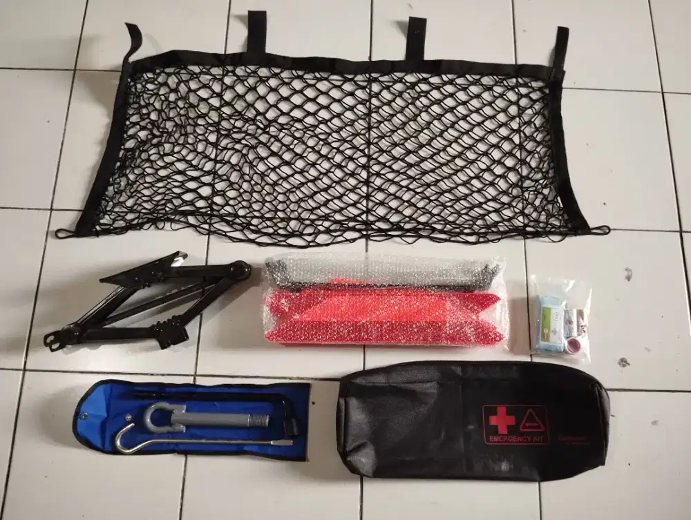 Daihatsu Ayla 2025 cargo net toolkits