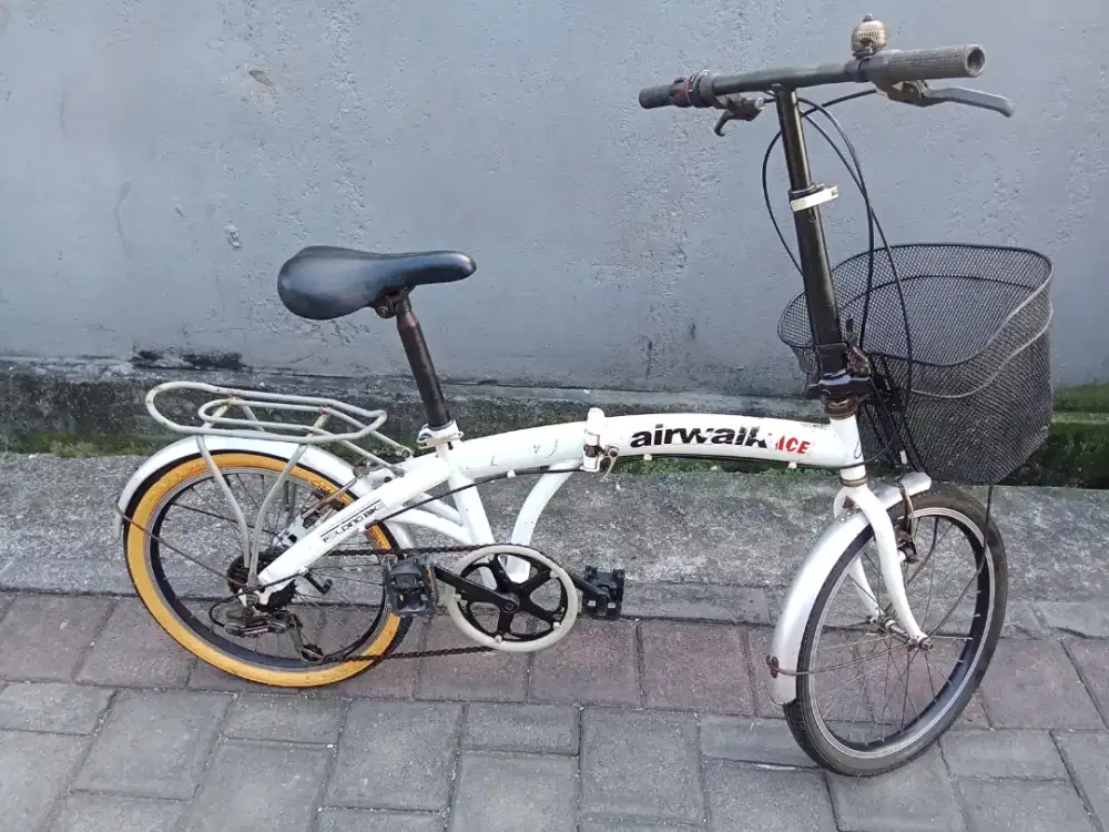Sepeda lipat AIRWALK R 20