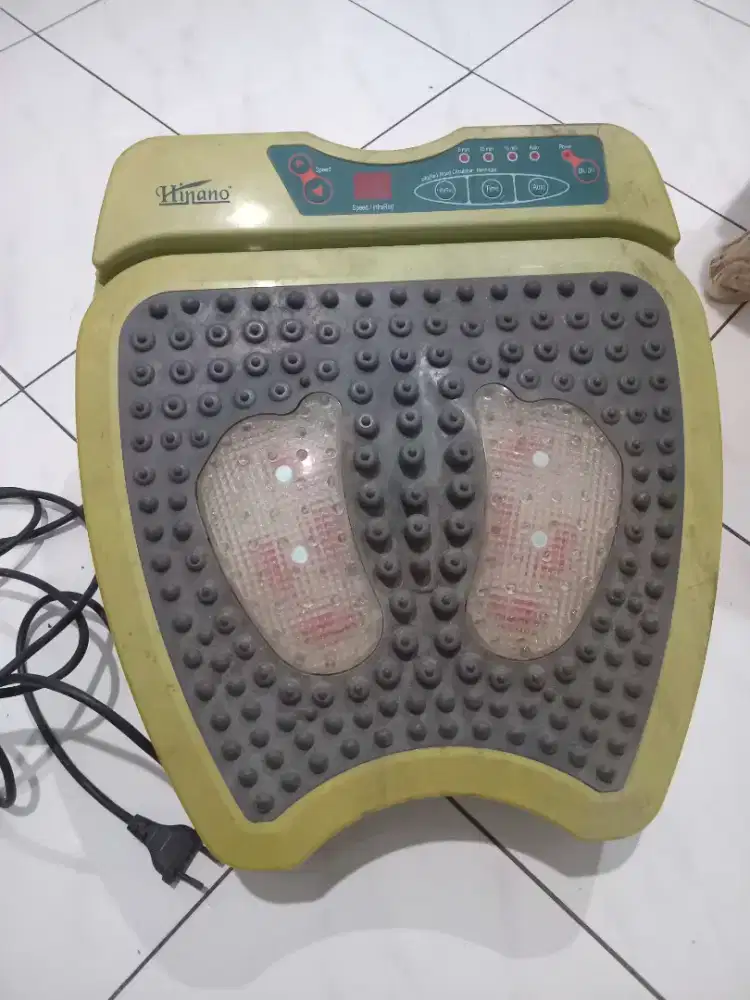 Alat terapi / refleksi kaki merk Hinano
