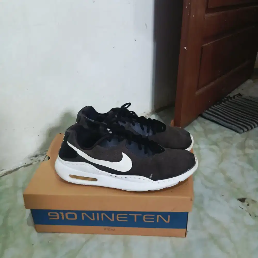 Jual sepatu sport nike size 42/43
