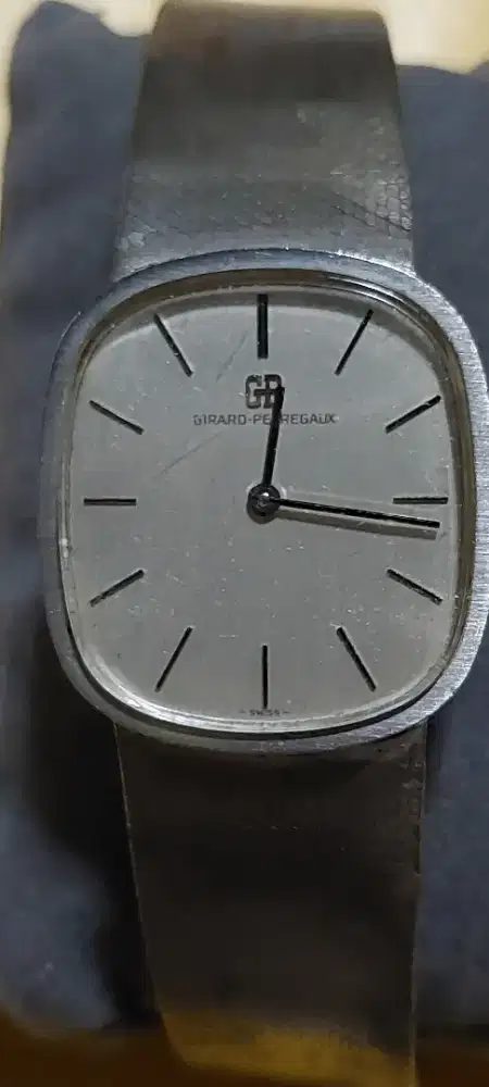 Jam tangan GP manual
