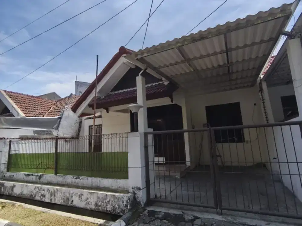 Disewakan rumah sutorejo prima