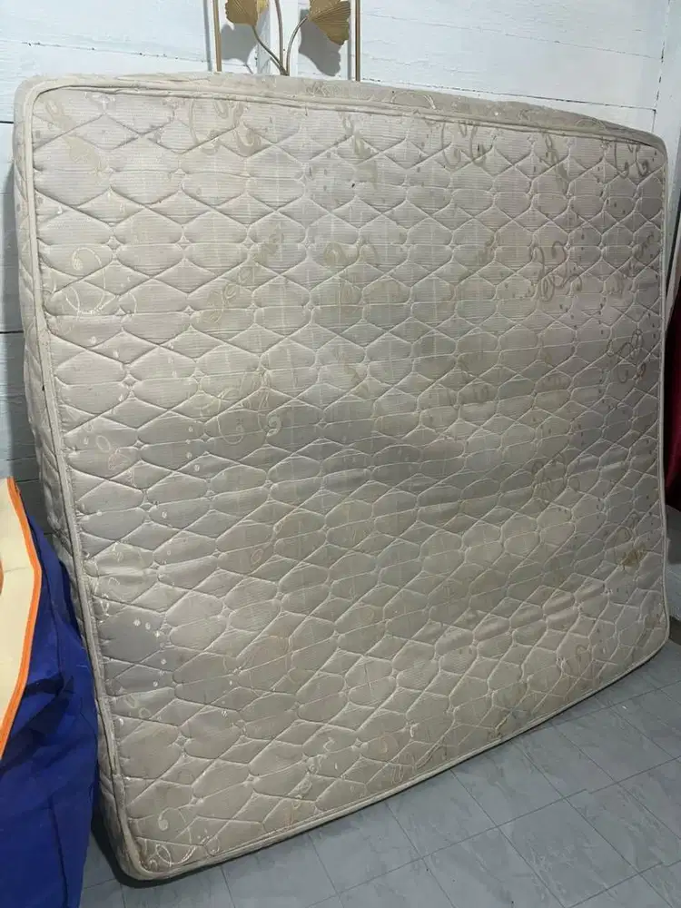 Di jual murah tempat tidur 6 kaki spring bad