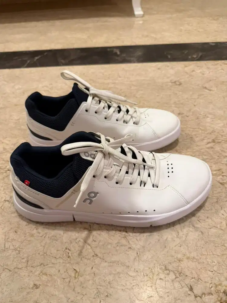 Sepatu On The Roger Advantage Original
