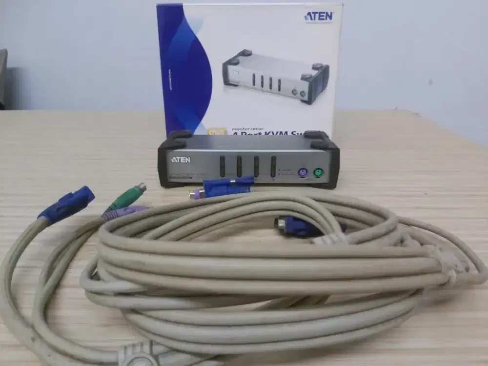 ATEN CS-84A Master View + Premium Cable - Keyboard-Video-Mouse Switch