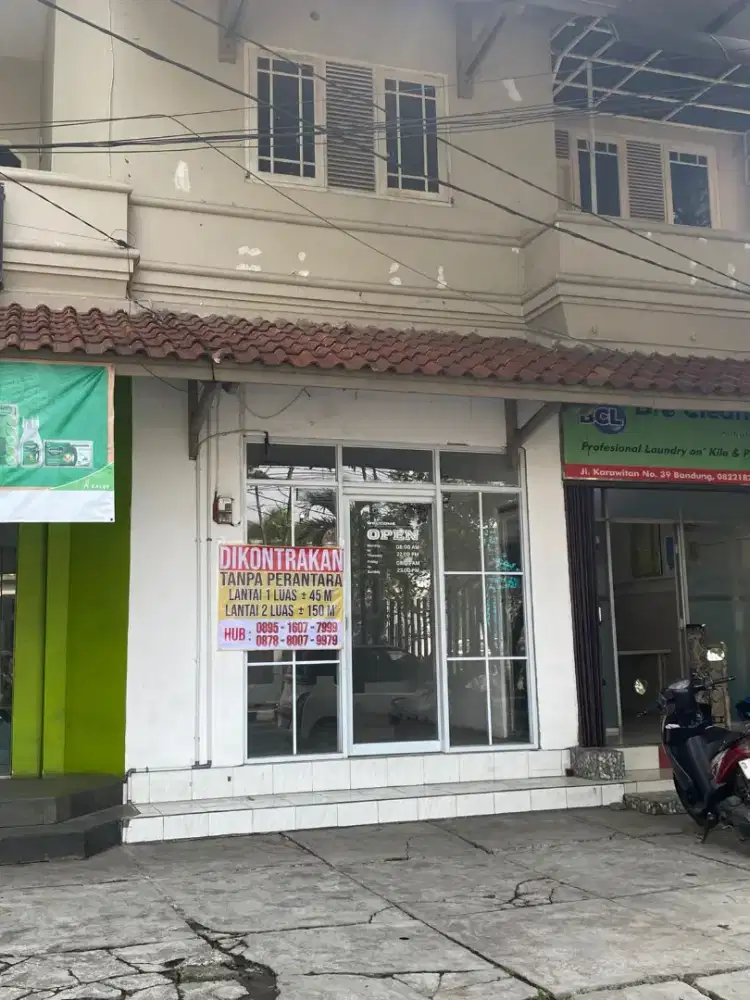 disewakan bangunan 2 lantai lokasi strategis