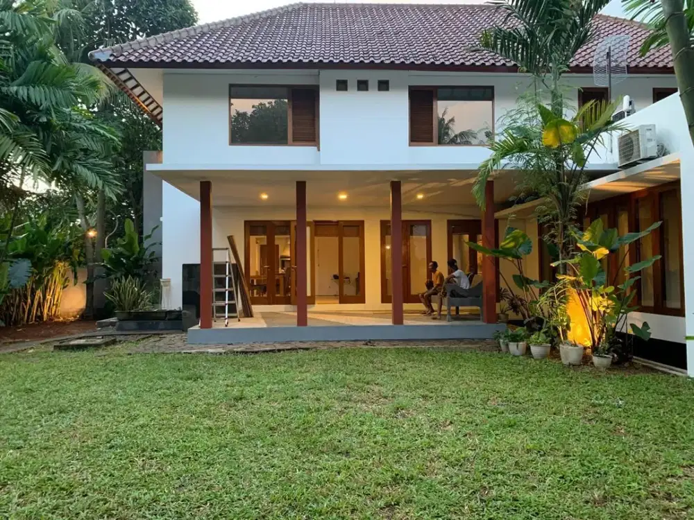 Dijual Rumah Mewah Modern Tropical dengan Halaman Luas Lokasi Strategis Dekat Lotte Mart di Sektor 8 Bintaro Ny-17082