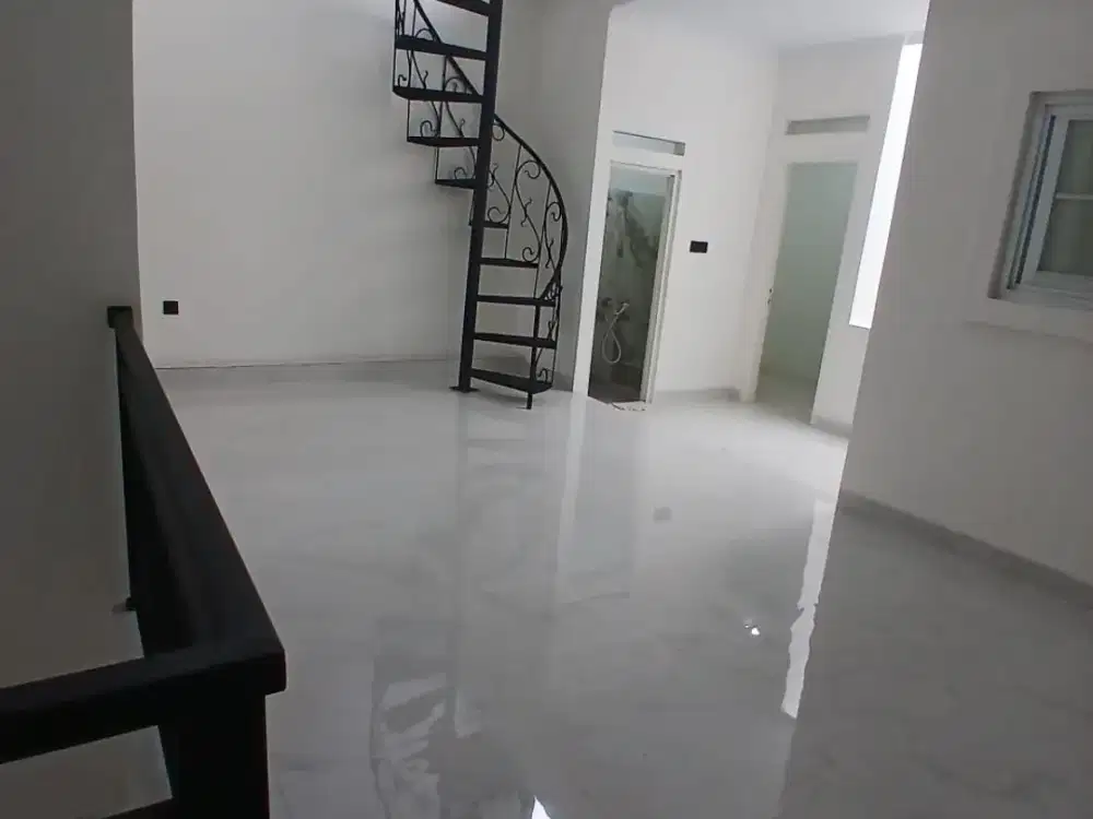 Dijual Rumah Bangunan Full Delatinos 2 ½ Lantai - BSD