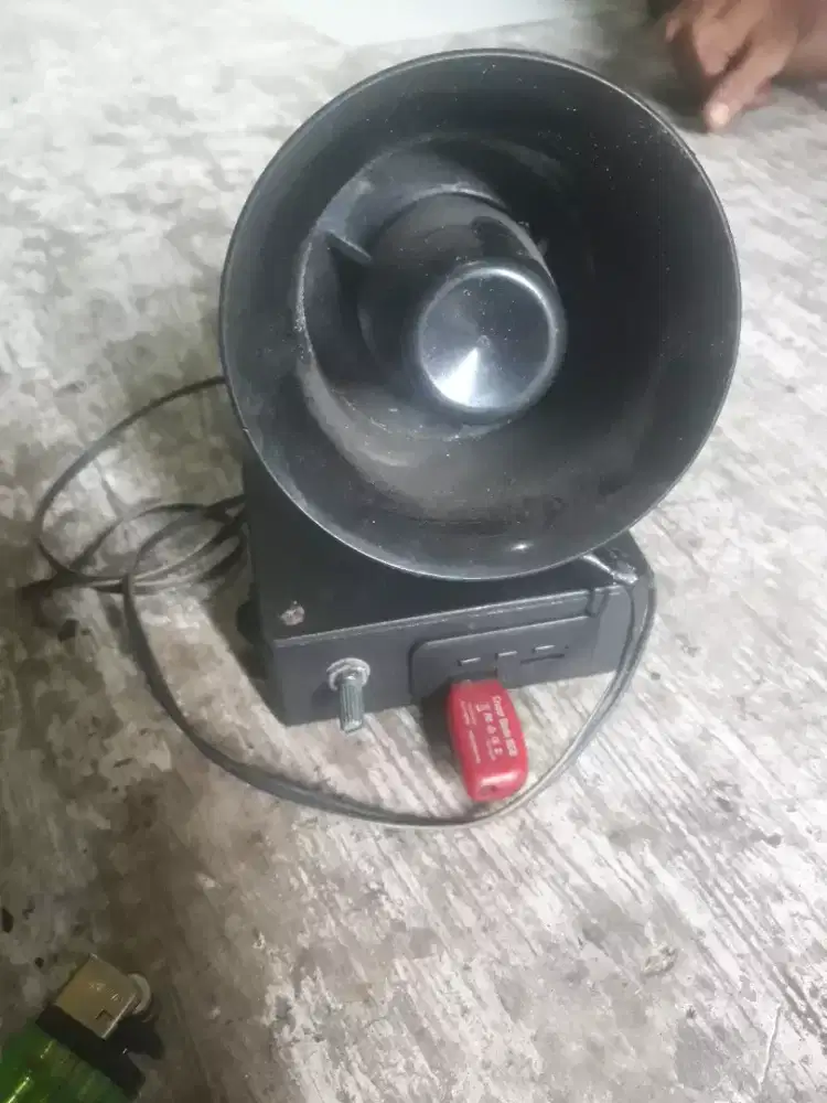 Speker dengan suara cilok