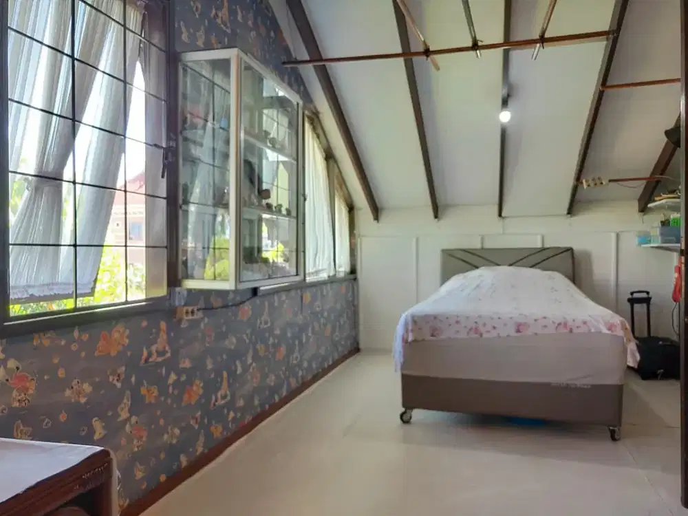 Rumah Antik, harga menarik Di GRAHA PUSPA Cihideung Bandung