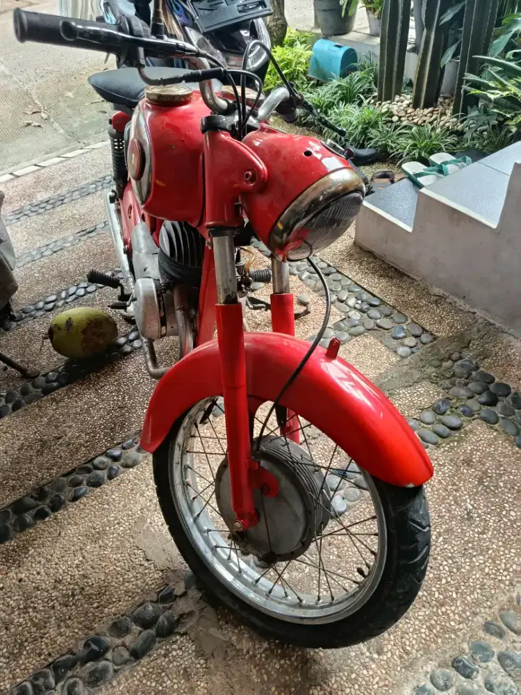 Motor Punch 2 silinder antik