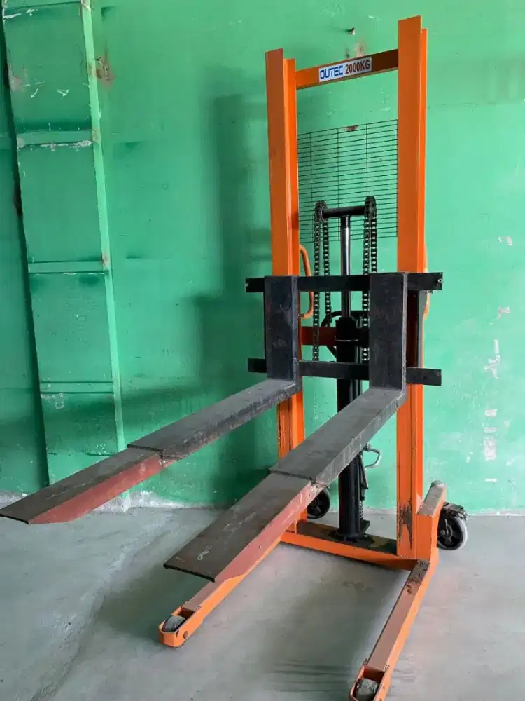 Hand stacker manual/Forklift 2ton