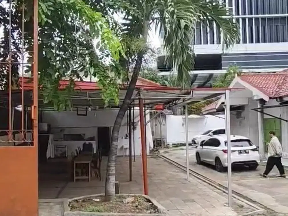 Tanah dan Bangunan Cocok Buat Investasi Usaha, Pinggir Jalan Besar