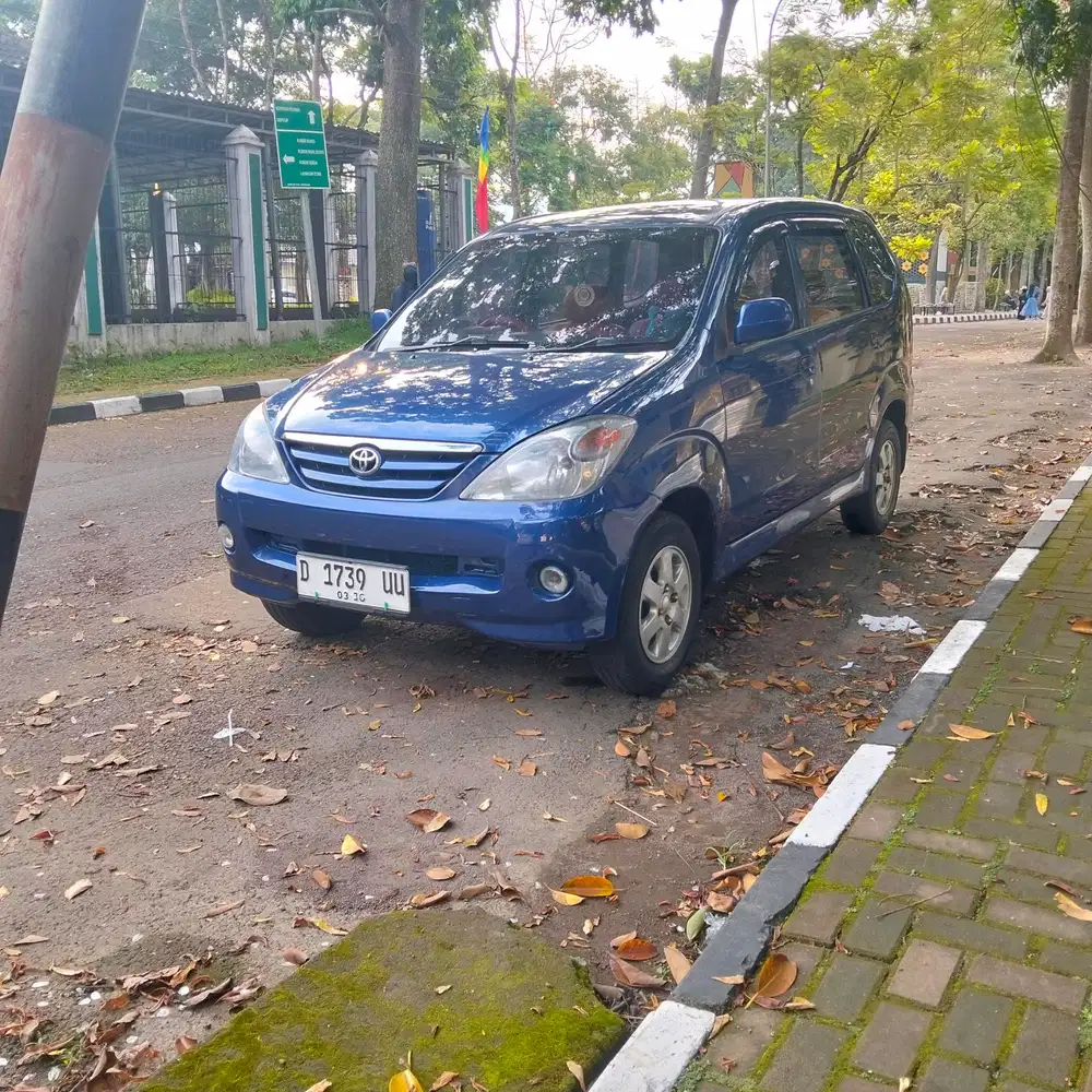 Toyota Avanza 2004 Bensin