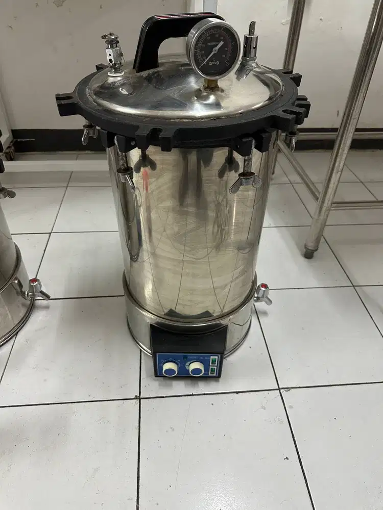 Portable 24L Stainless Steel Steam Sterilizer (with timer)
