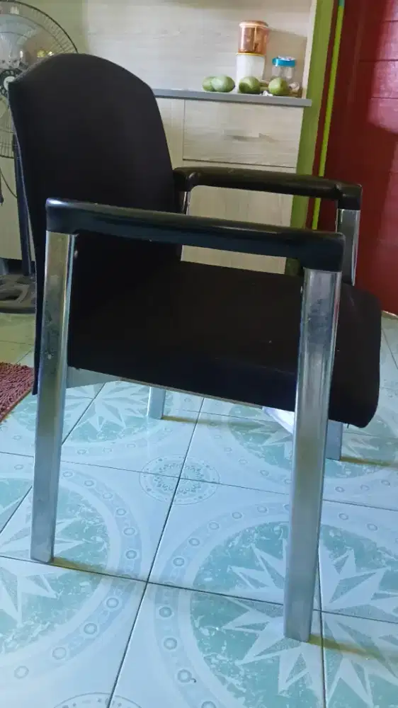 kursi kantor minimalis