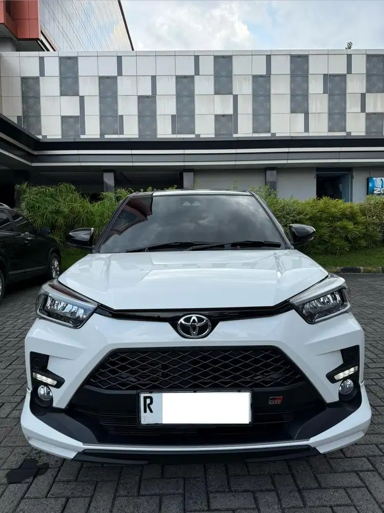 TOYOTA RAIZE 1.0 GR TSS TWO TONE 2023/2024
