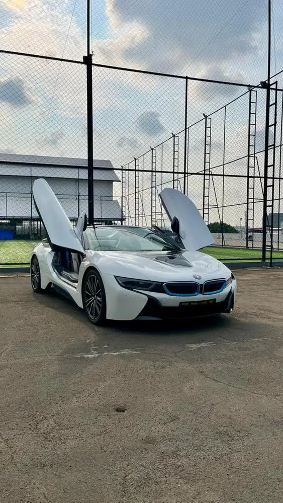 BMW i8 eDrive Roadster 2021
