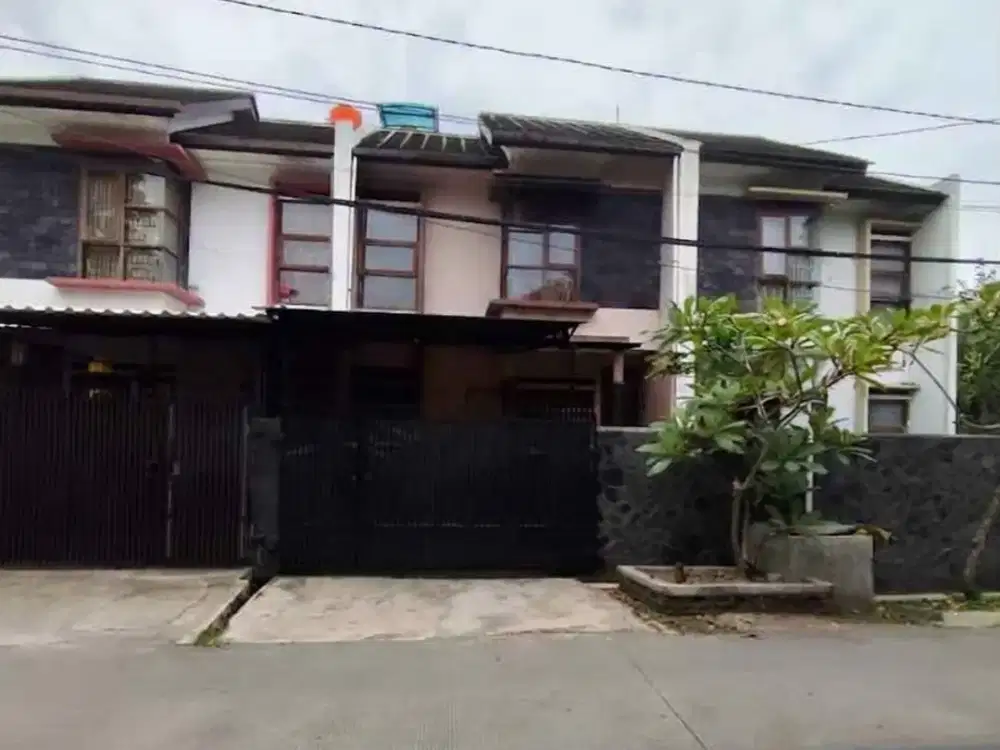 Rumah 2 Lantai Terawat Di Arcamanik