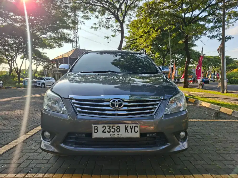 TOYOTA INNOVA 2.O G AT 2012