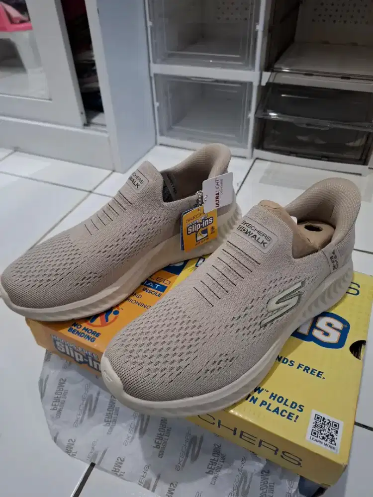 Skechers Go Walk Slip Ins Warna Taupe size 42
