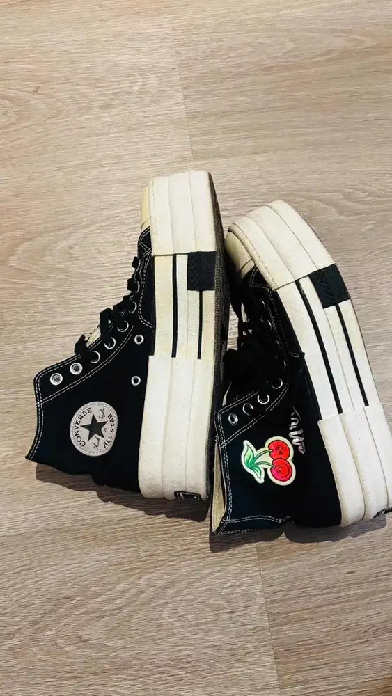 Sepatu converse pria