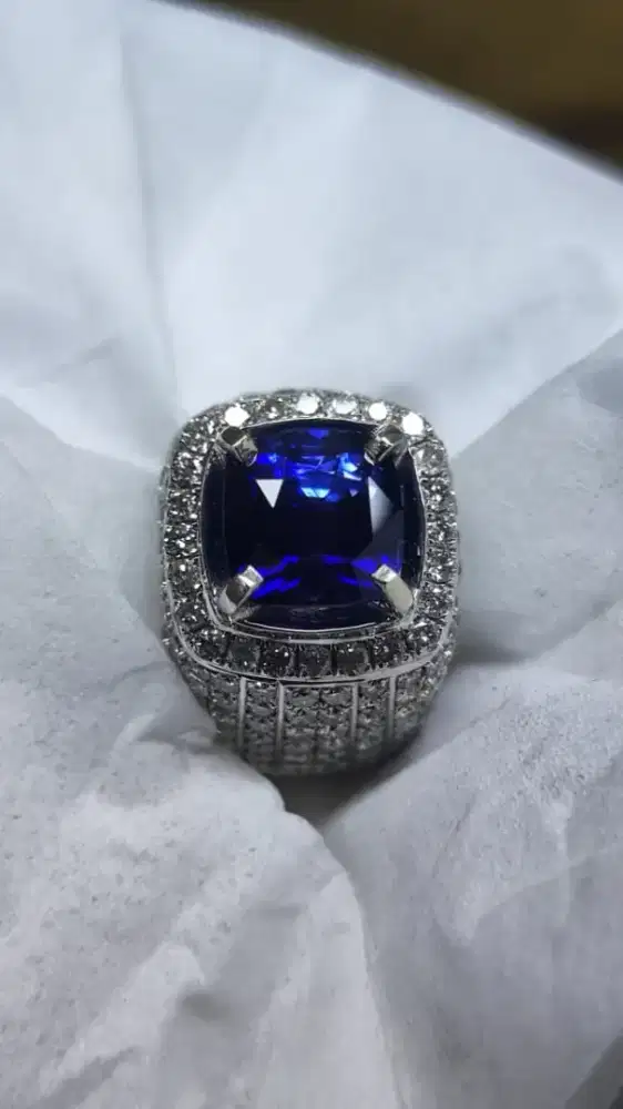 Permata Blue Sapphire Srilanka Gold Diamond Vivid Royal Blue