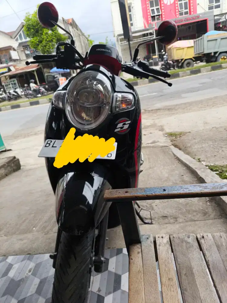 Dijual cepat scoopy thn 2020 pemakaian 2021 pjk hidup