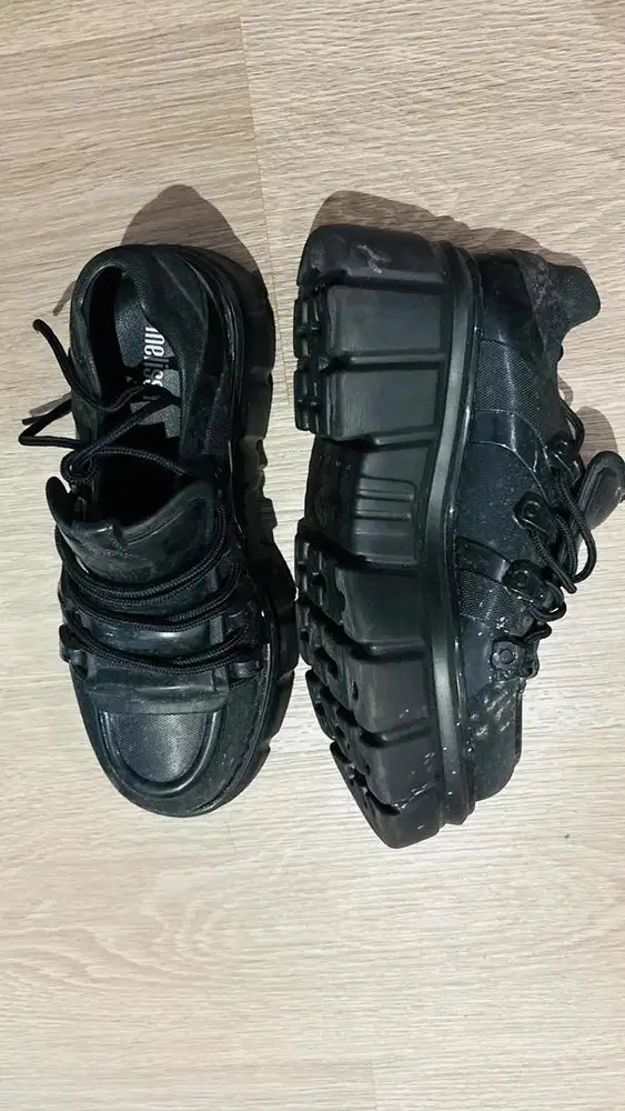 Sepatu melissa wanita