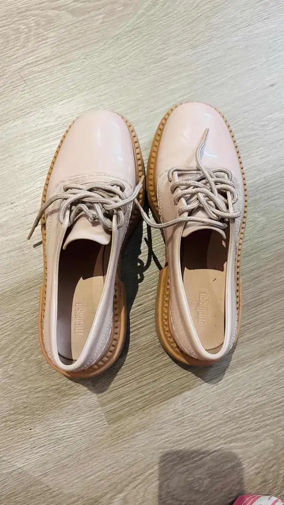 Sepatu melissa wanita
