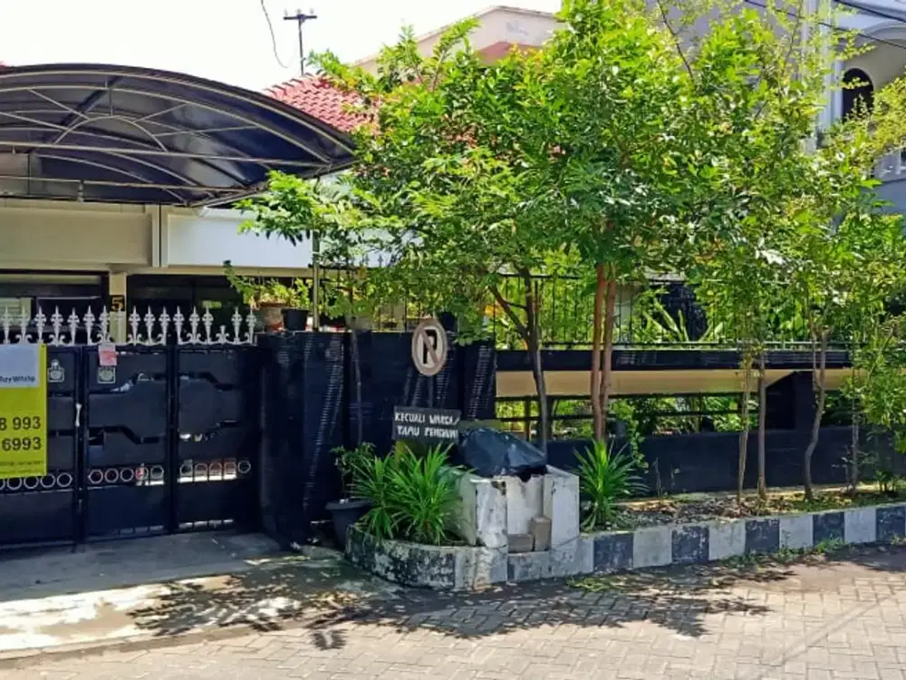 Dijual Rumah di Manyar Rejo