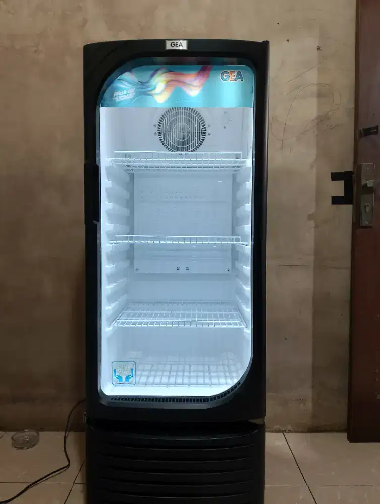 showcase gea 210 ltr