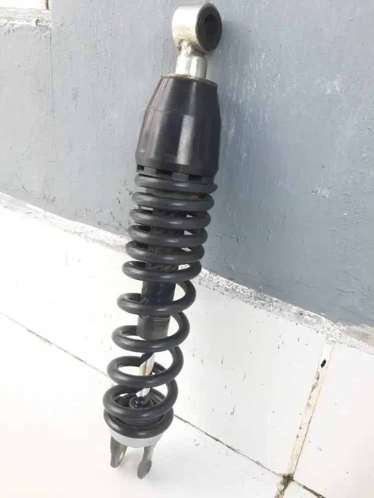 Shock belakang honda