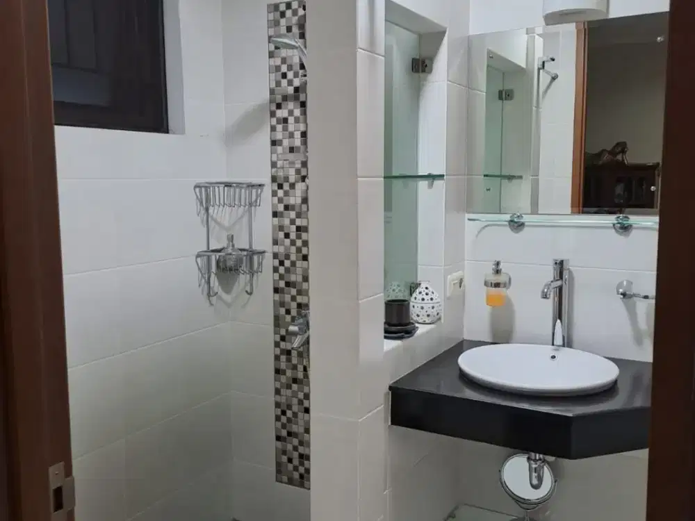 Rumah Tropical Modern di Hook Siap Huni di The Green, BSD