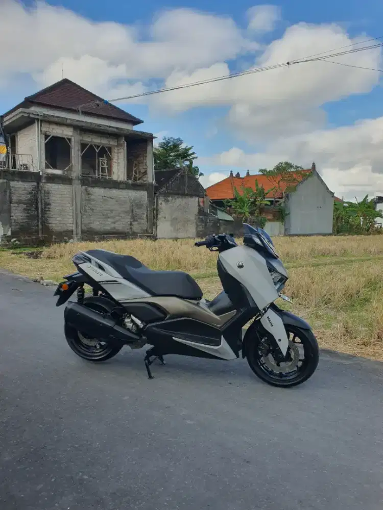 Xmax 2024 abu abu