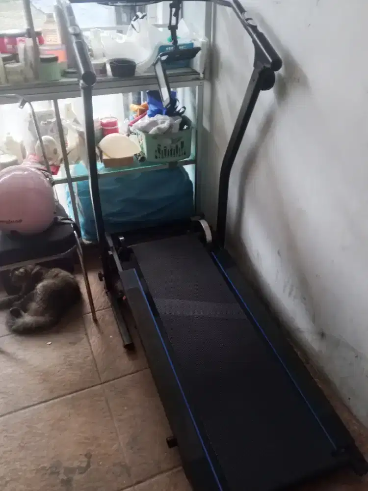 Treadmill manual kinetic