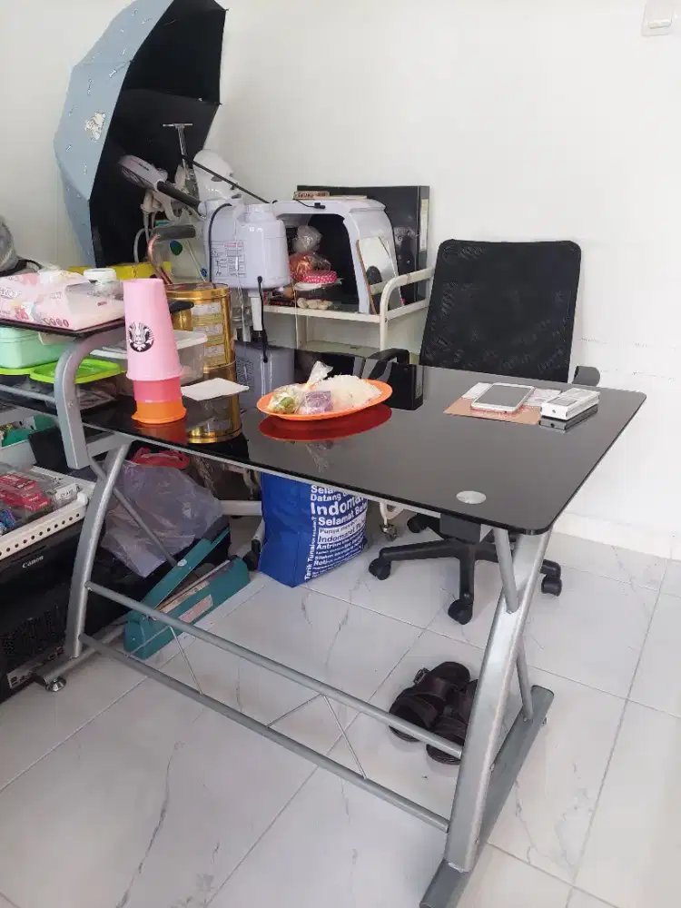 MEJA KERJA KACA