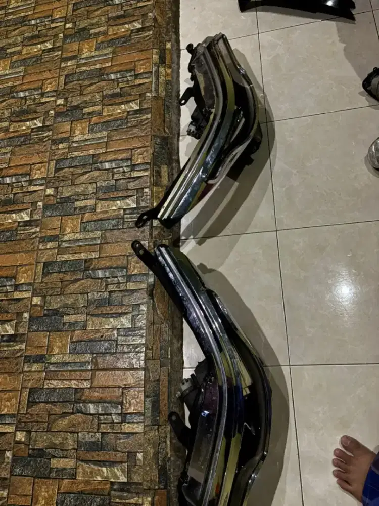 Dijual lampu depan Fortuner tahun 2019