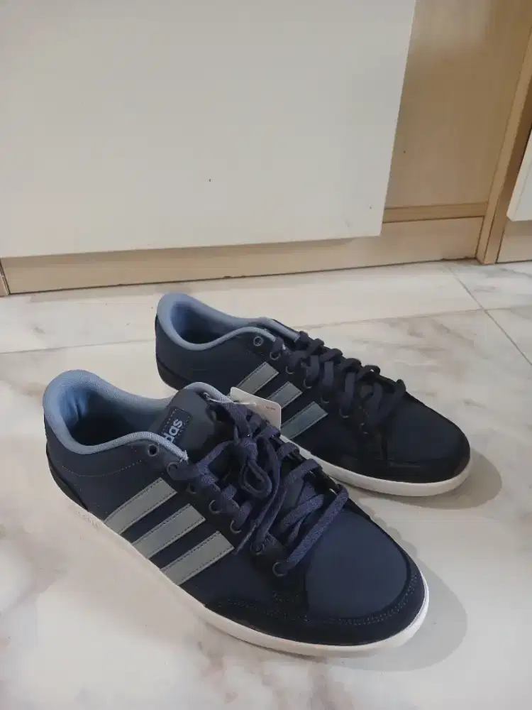 Sepatu casual pria