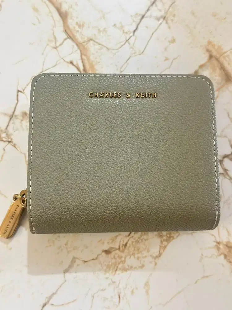 dompet charles and keith
