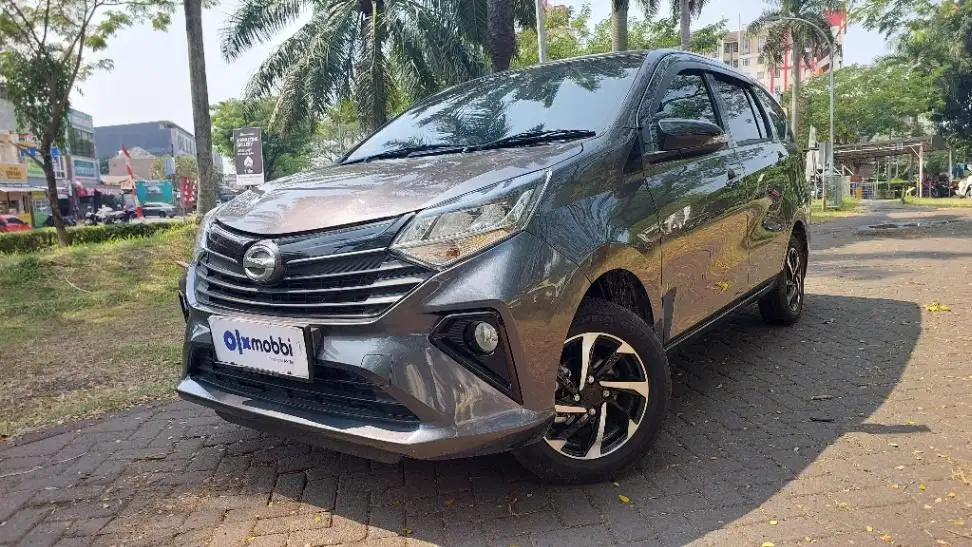 TDP 7,JT, Daihatsu Sigra 1.2 R Bensin-AT Abu 2023