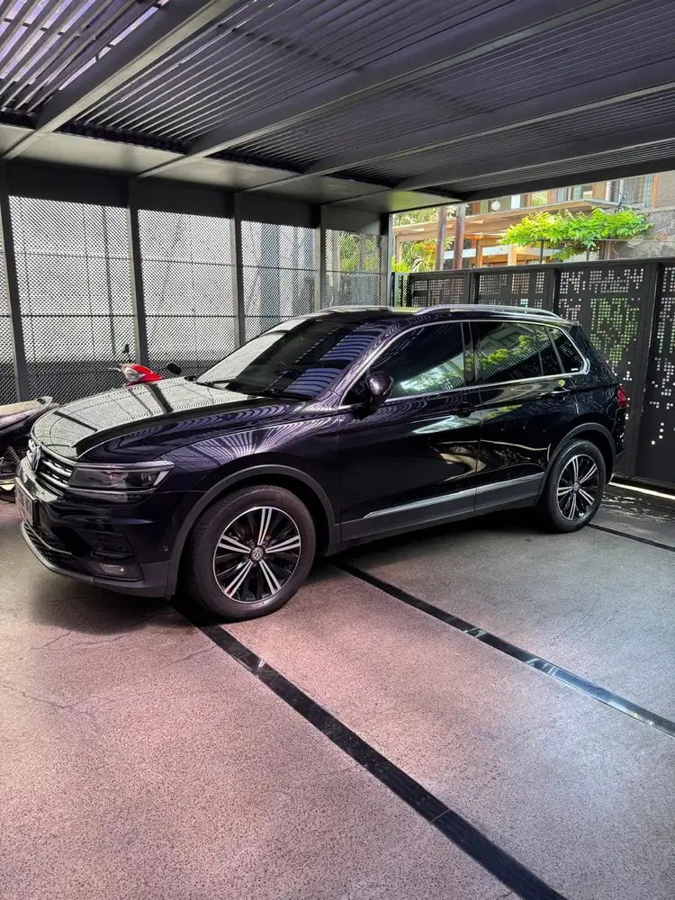 VW Tiguan 2018 CBU 1.4 TSI Hitam Tangan Pertama Servis Resmi