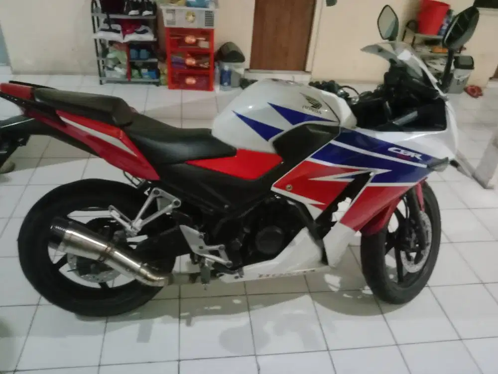 Butuh uang...dijual CBR 150R