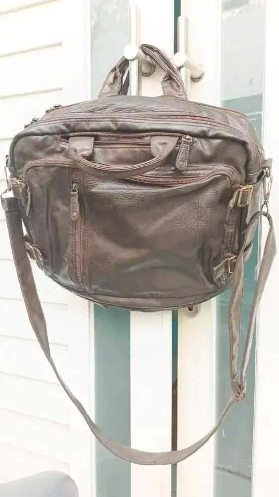 Tas Kerja Dua fungsi ransel dan slempang